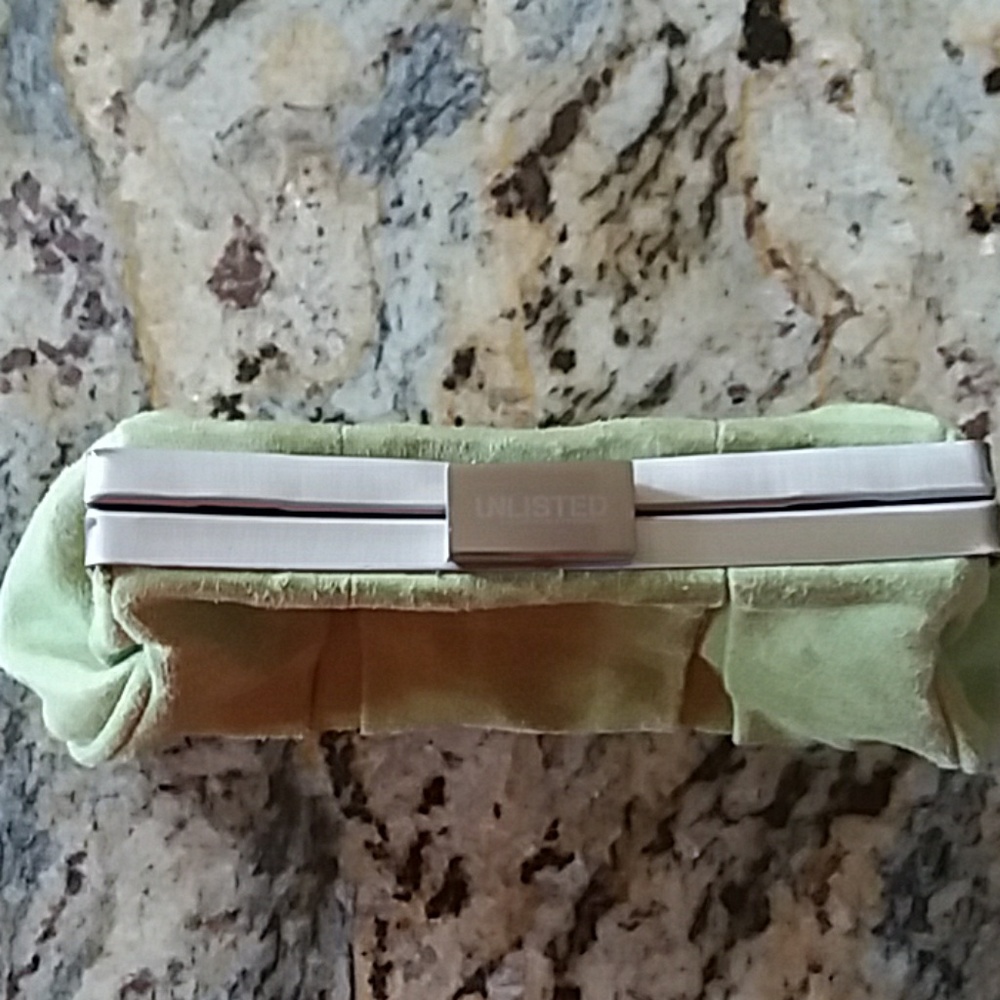 EXPRESS Pashmina and UNLISTED clutch - Picture 4 of 5
